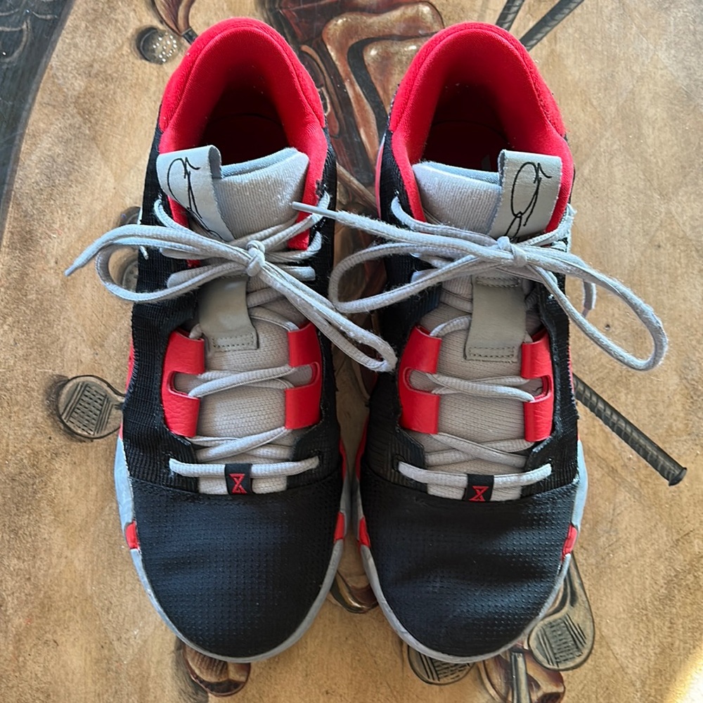 Nike Paul George basketball shoes size 9